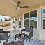 Stylish Glendale Home With Private Yard And Patio