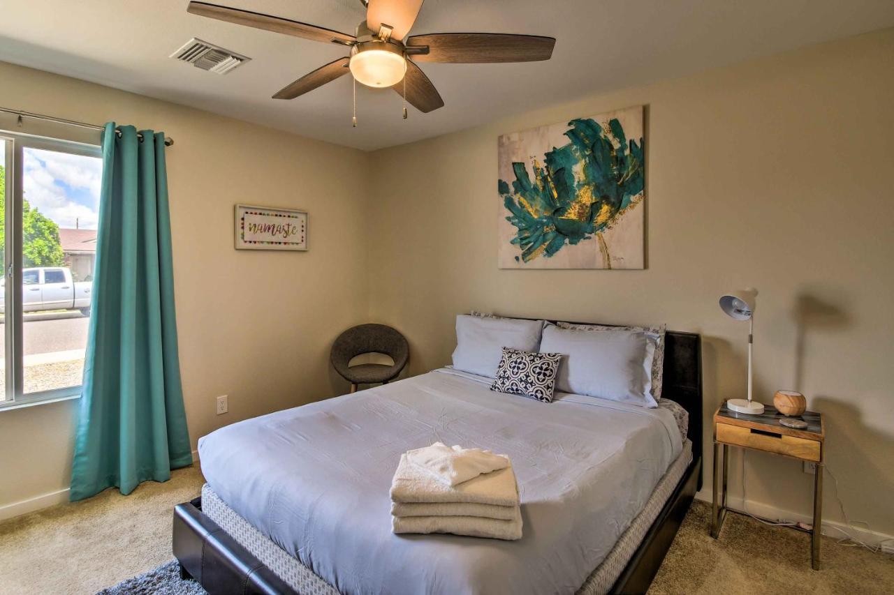 Stylish Glendale With Private Yard And Patio Phoenix
